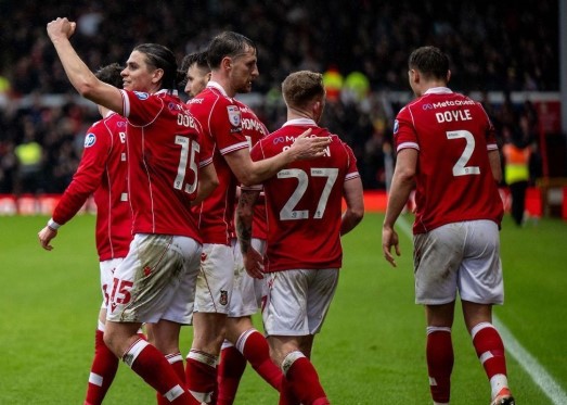 Wrexham Menggila, Ipswich Town Tak Berkutik dalam Laga 8 Gol
